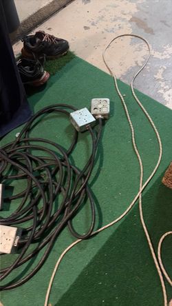 Extension cord// POWER® BOOTH STRINGER, (4)5-20A 4 PHASE 120/208V LOCKING EXTENSIONS