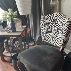 Decorator Velvet Chair