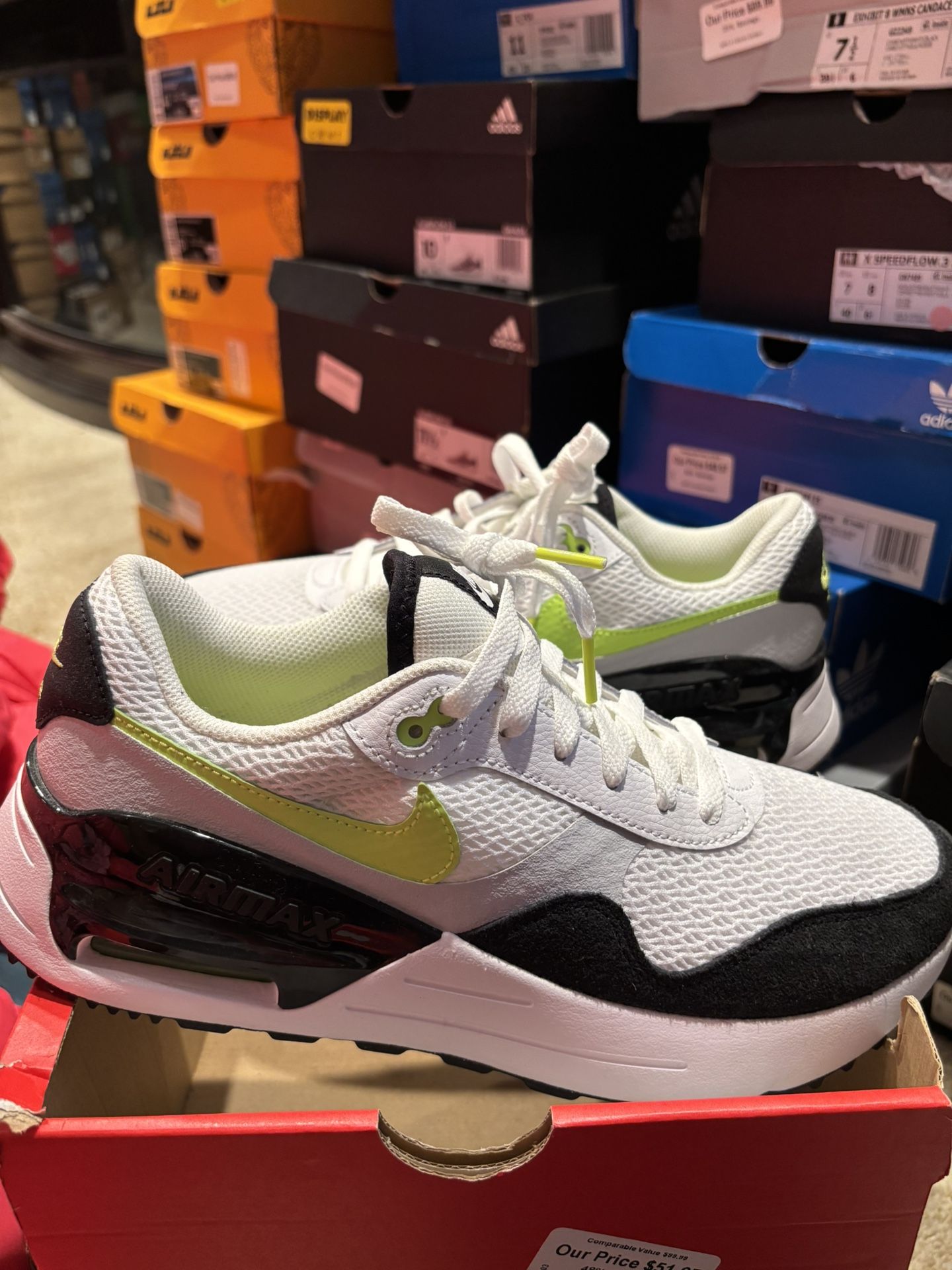 Men’s Nikes Size 9 Brand New!