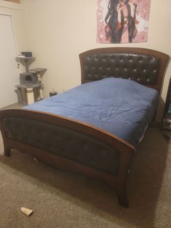Queen Wooden Bedframe