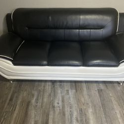 Black & White Leather  (Luxury) Sofa 