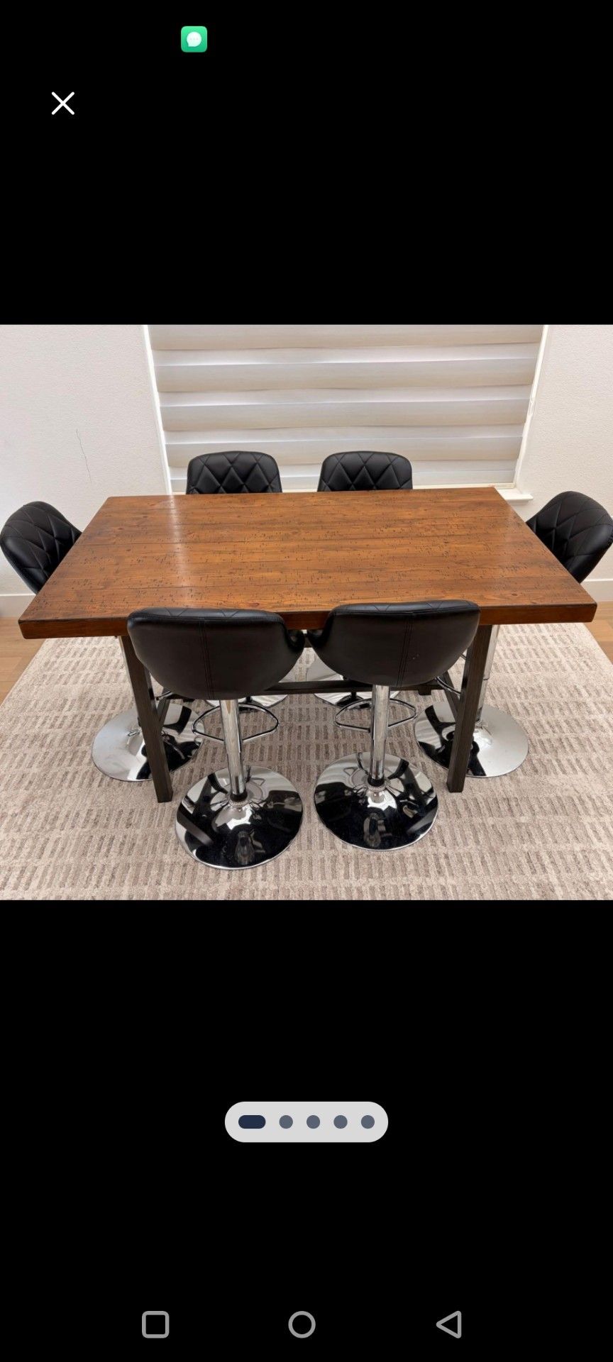 Dining room table with 6 chairs VERY CLEAN