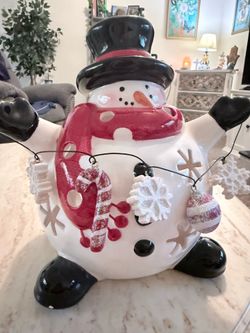 Snowman tea light candle holder
