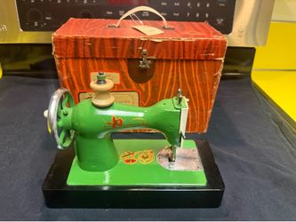 Vintage Soviet progress Moscow toy, sewing machine USSR 1960s boxed