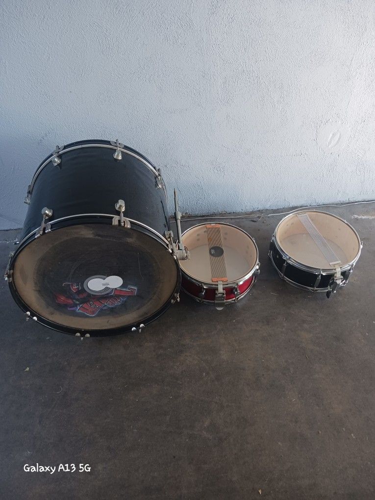 Set Of 3 Drums And Assorted Stands And Mounts