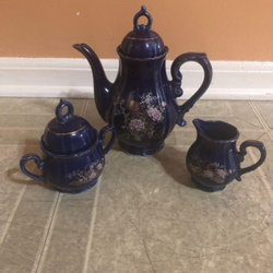 handmade porcelain Musical tea pot. brand new