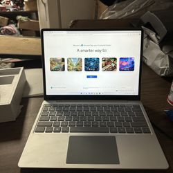 Microsoft Surface Laptop Go 2 