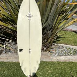 Infinity Surfboard 6’5’’