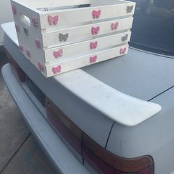 Solid Wood Box With Wood Bow’s
