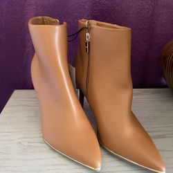Tan - Size 6 1/2 - Pointed Toe, Ankle Height, Boots