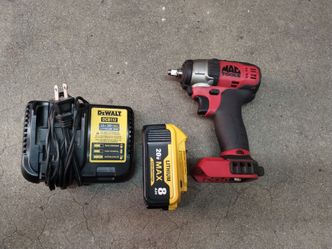 MAC tools 3/8 drive impact wrench like new condition