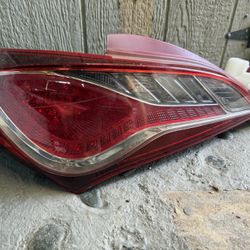 Hyundai Genesis Coupe 2013-2016 Tail Lights
