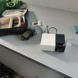 Bluetooth Projector