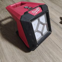 M12 Milwaukee Flood Light