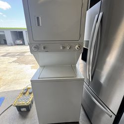 Kenmore Washer And Dryer Set Stacked 27 "width 