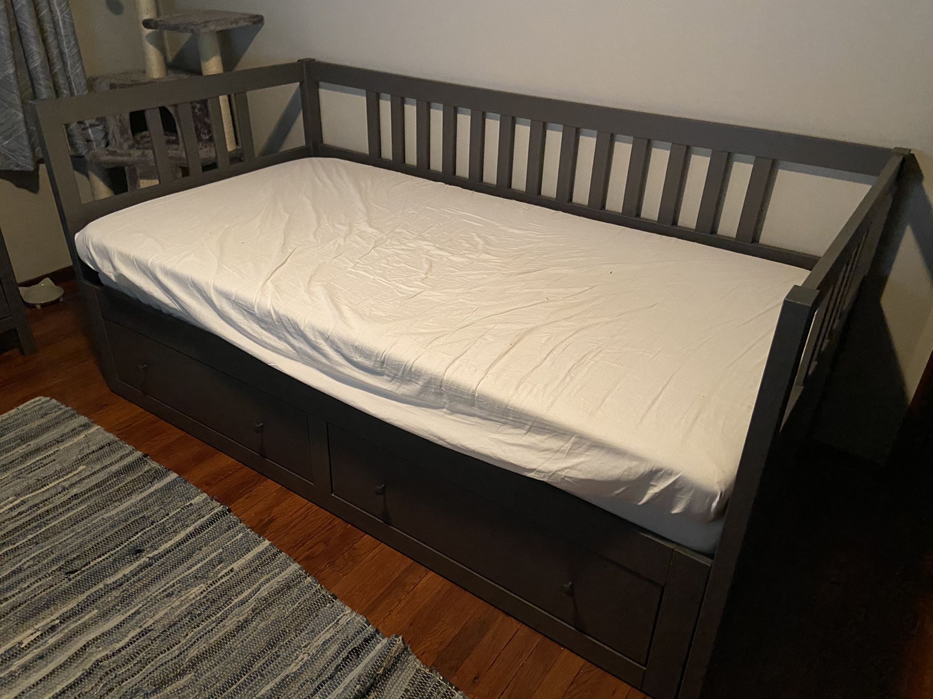 Trundle bed - includes 2 twin mattress