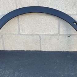 2023-2024 Honda Cr-v Right passenger side front Fender Flare Oem  
