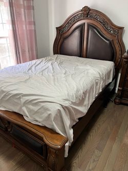 Gramercy Park Queen size Bedroom Set