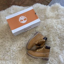 Boys Timberland Sz 5.5 Y Or 7 W
