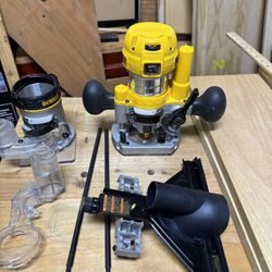 Fantastic DeWalt Plunge Router Set - Good As NEW