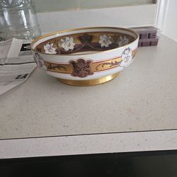 Lilum ornatum by pickard bowl