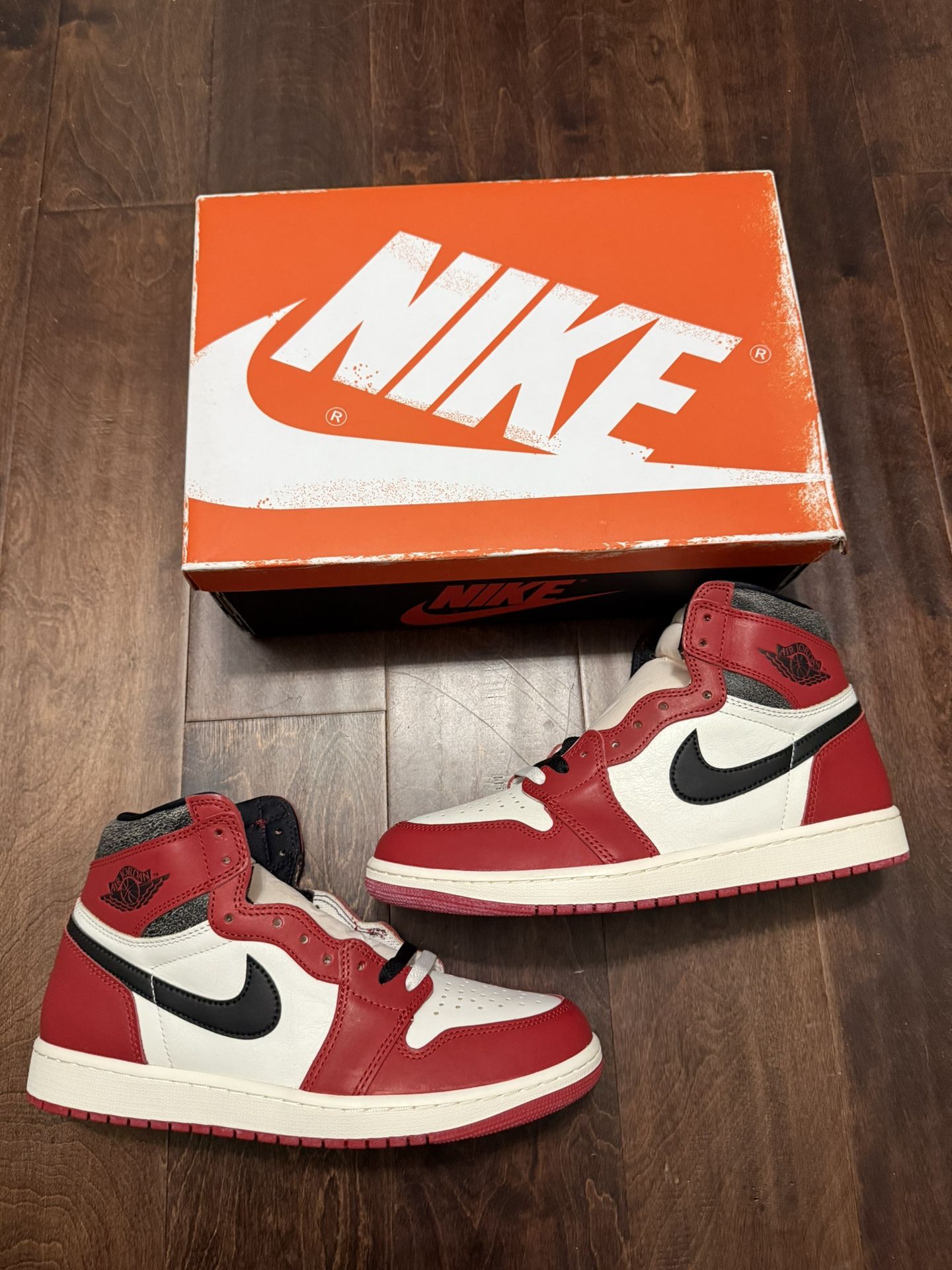 Jordan 1 Retro High OG Chicago Lost and Found Size 10.5