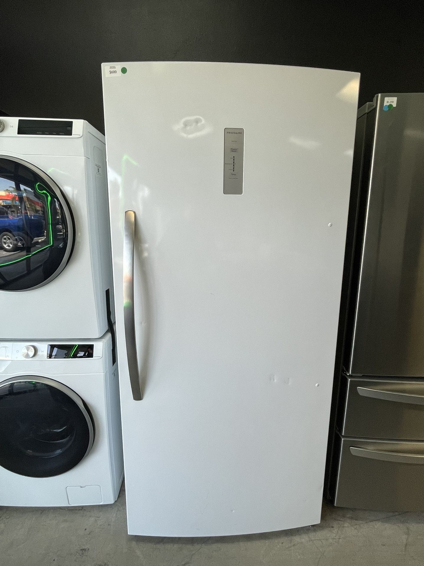 Frigidaire 20 Cu Upright Freezer In White