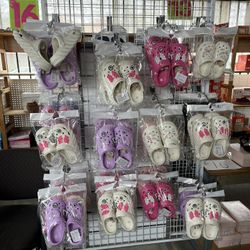 Shoes Like The Crocs Style $6-$8