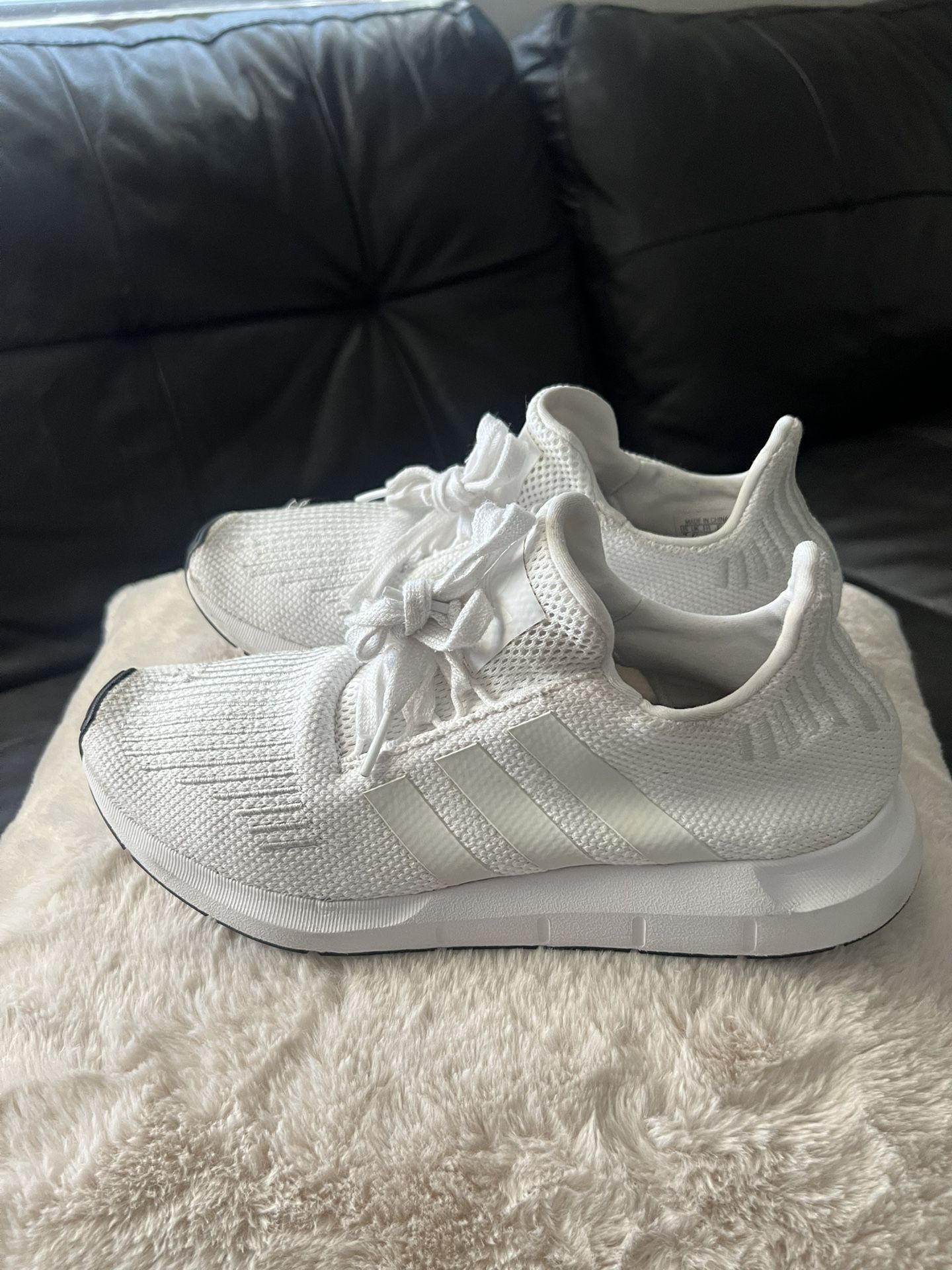 Adidas Tenis Shoes