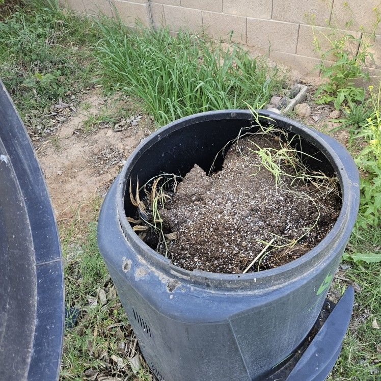 82 Gal. Compost Bin (Enviro World) for Sale in Mesa, AZ OfferUp
