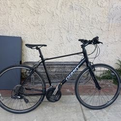 Giant Escape Hybrid Bike 