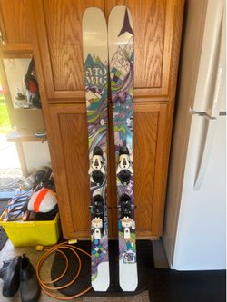 Atomic 166 cm Skis