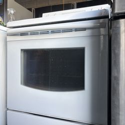 Samsung 30” Electric Range – Ceramic Glass Top – White – Like New