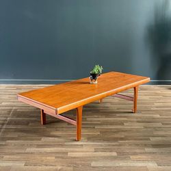 Mid-Century Danish Modern Teak Coffee Table w/ Expanding Tray, c.1960’s
- Delivery Available