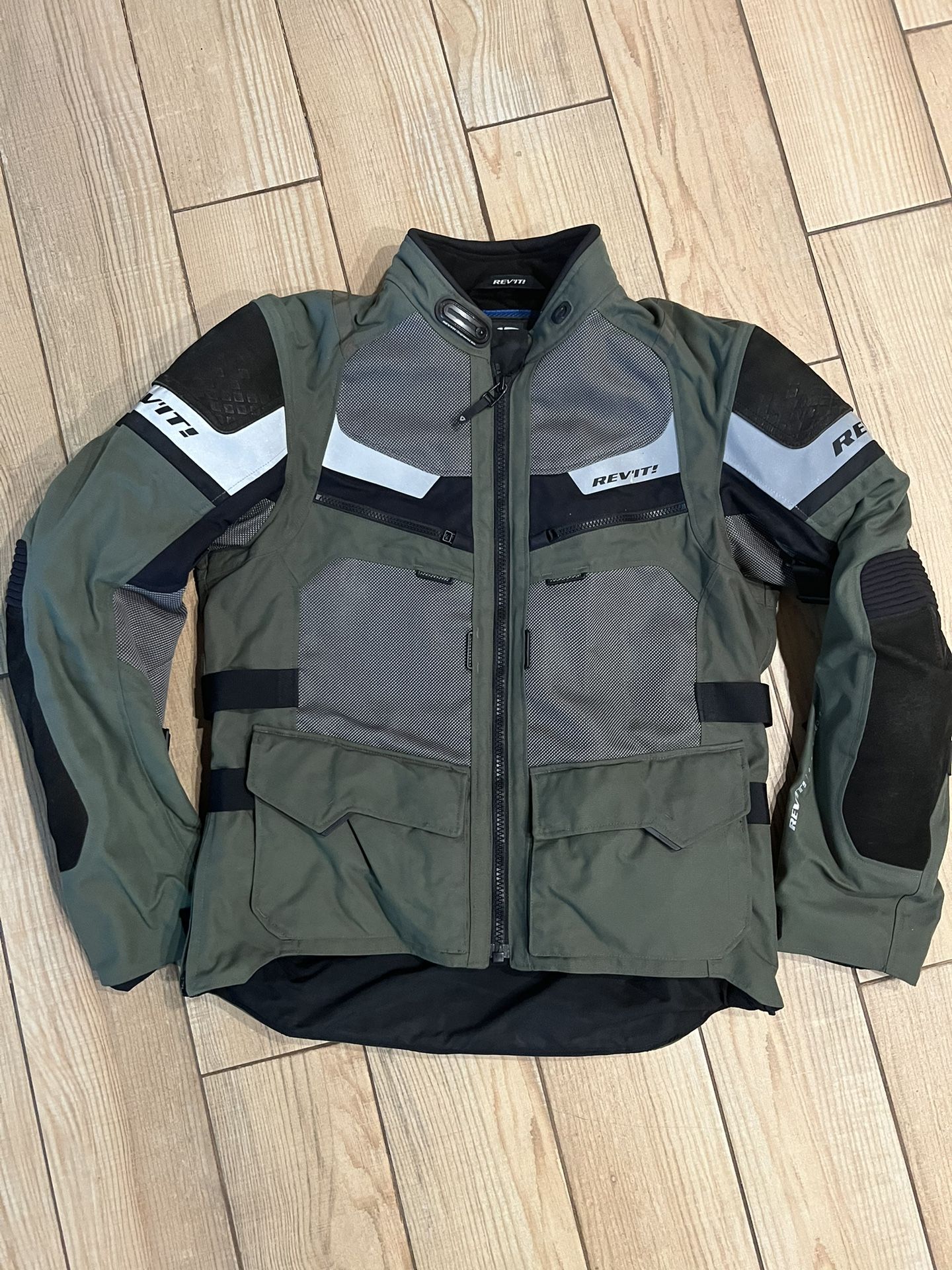 Revit Sand 3 Jacket and Gloves