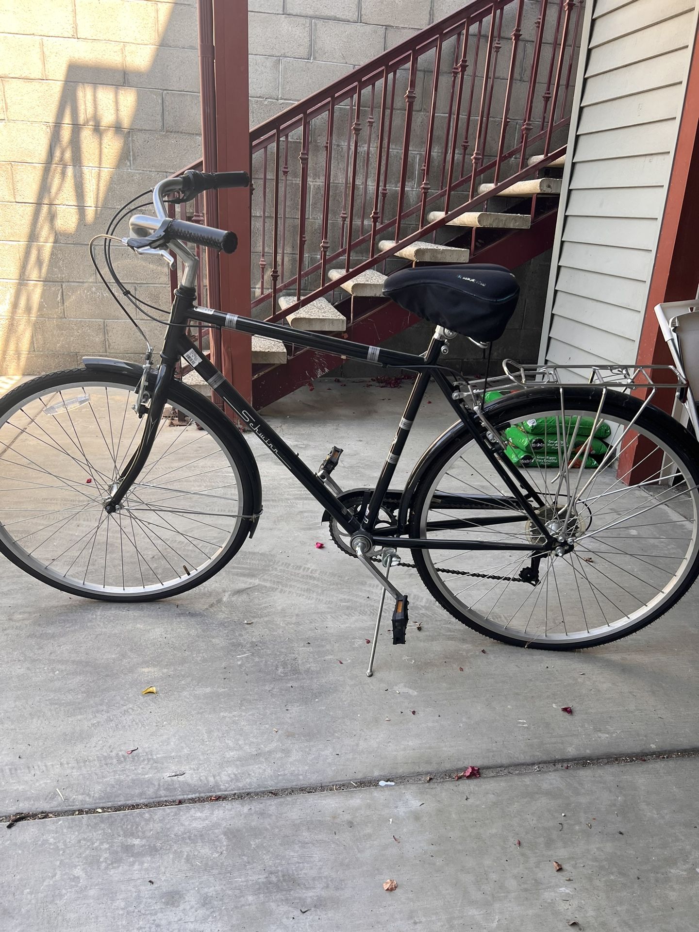 Schwinn Bike ( Men’s W/ Cargo Holder )