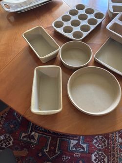 Pampered chef Bakeware Set – Loaf Pans, Round Pans, Muffin Tin