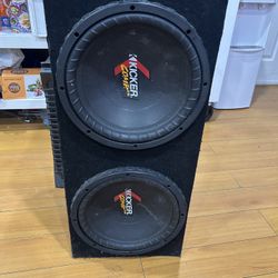 2 Kickers W/ Amp 