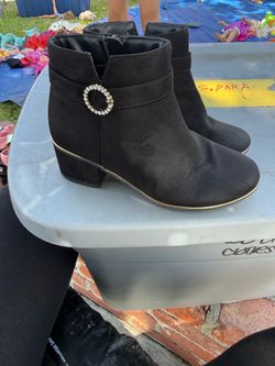 Girl’s boots size 1