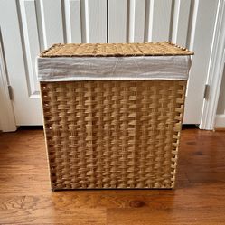 Large Wicker Laundry Hamper / Storage Basket with Lid, Handles, and Cloth Liner