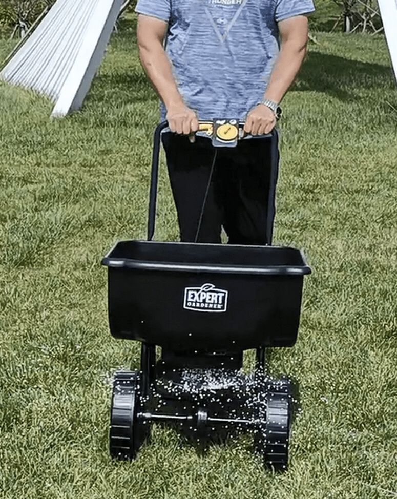 BRAND NEW EXPERT GARDENER PUSH SPREADER 15000 SQFT