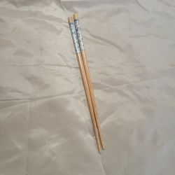 Japan Style Chopsticks Lacquered with Flower Pattern
