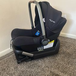 Nuna Car Seat w/ Base
