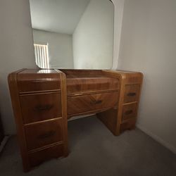 Waterfall Dresser Set