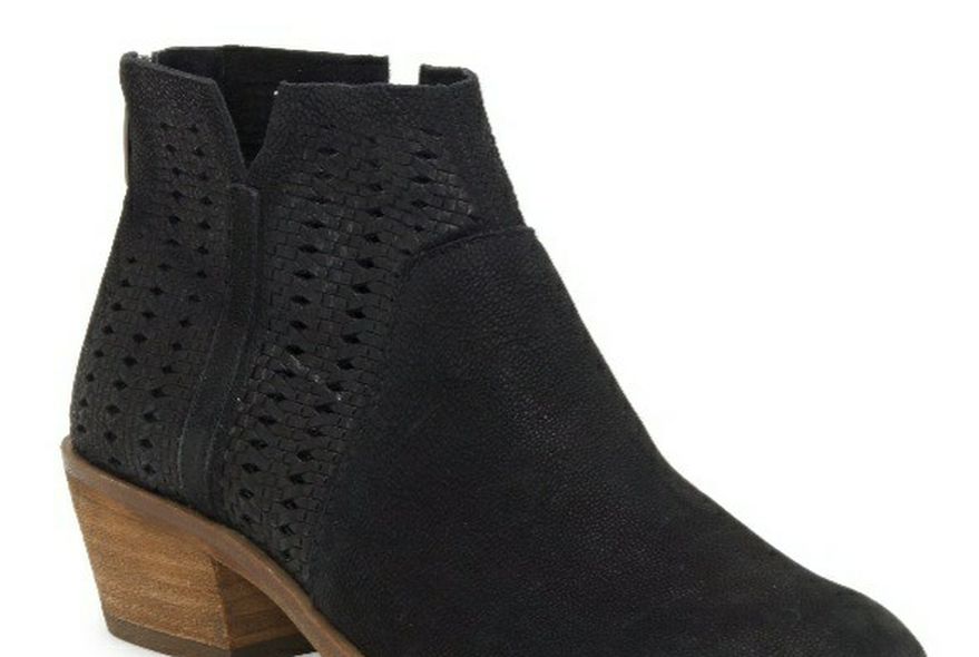 New VINCENT CAMUTO BOOTIES