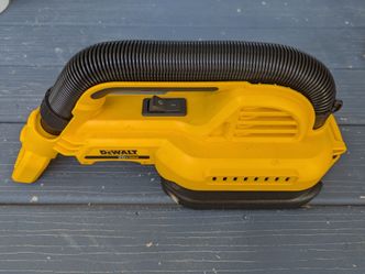 DeWalt 1/2-gal wet/dry hand vacuum DCV517