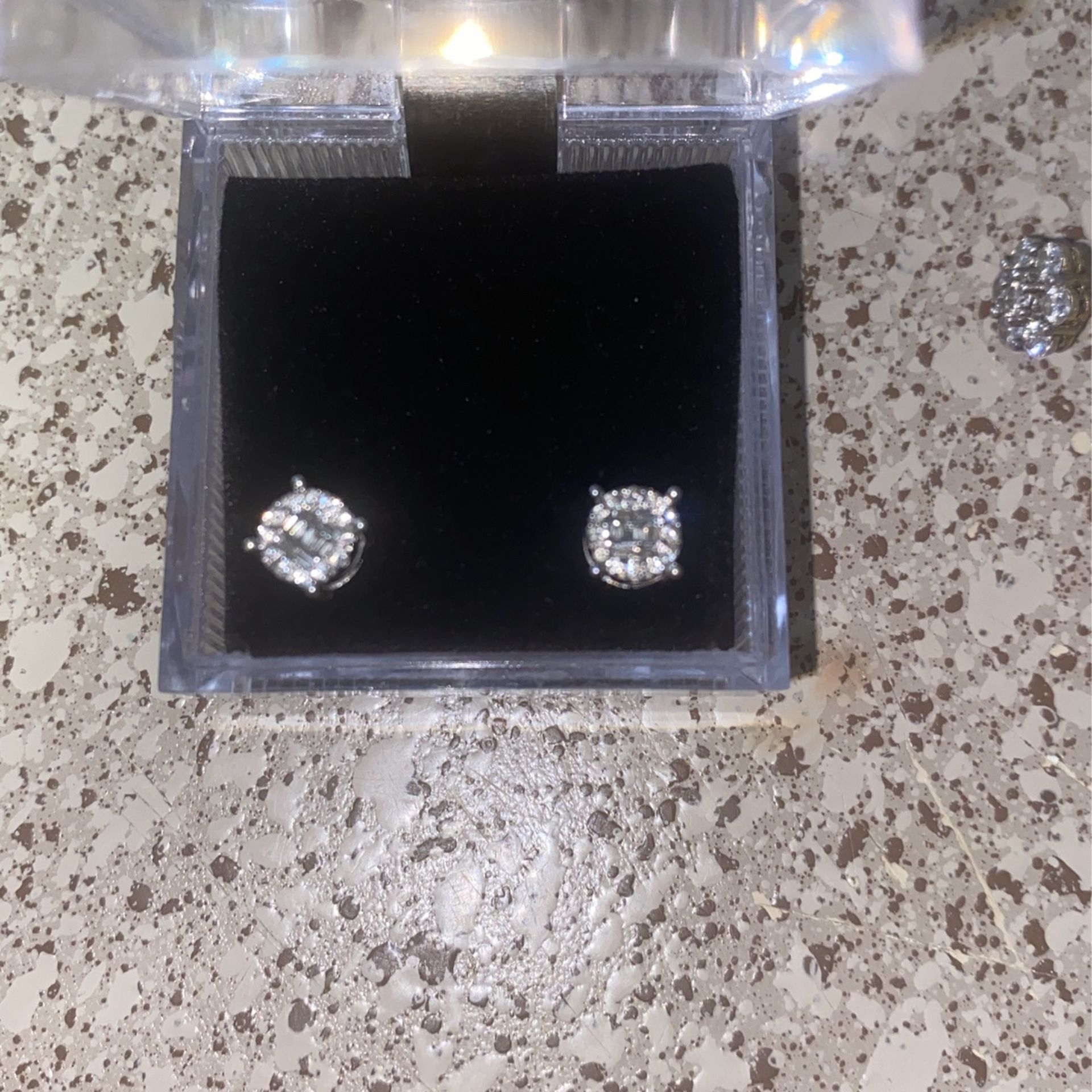 White Gold Vs2 Round And Baguette Diamond Screw On Earrings