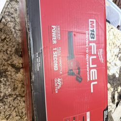 Milwaukee  M18 Fuel Blower Kit With 12. 0 Forge Battery 