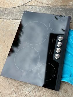 Frigidaire Gallery 30” Electric Glass Cooktop - Great Working Condition