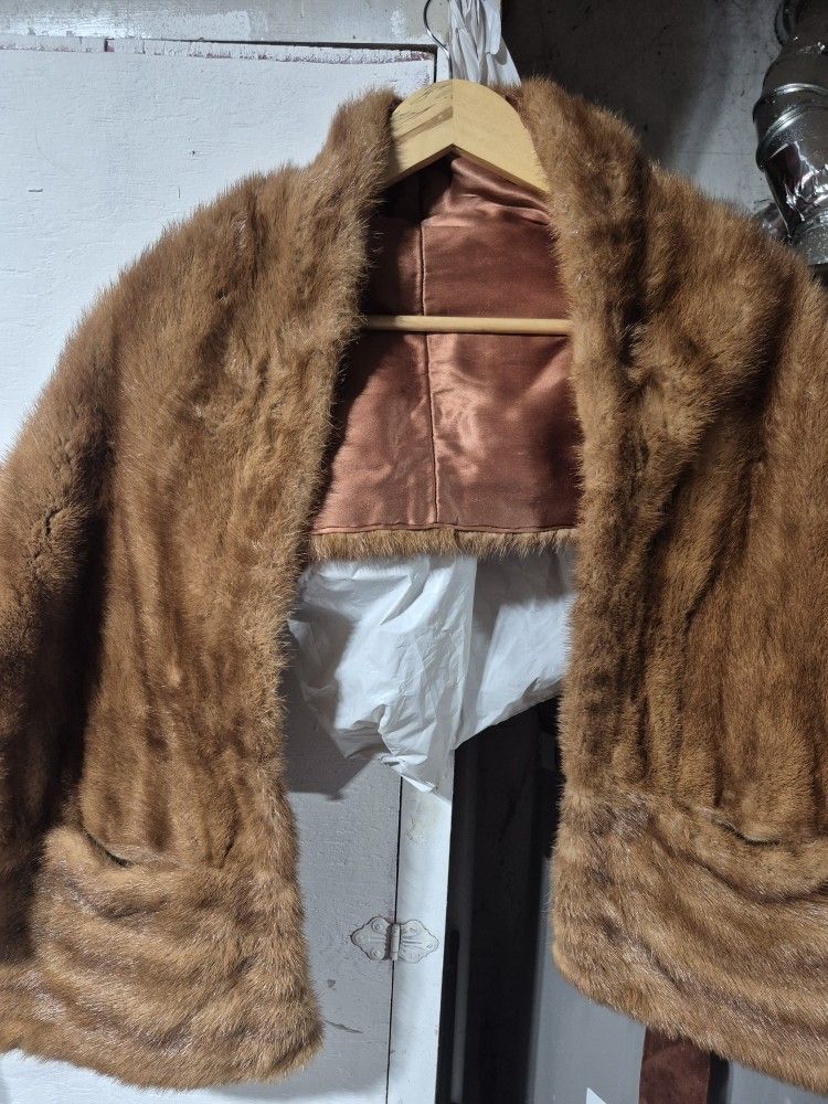 1900 Vintage Fur Shaw Used